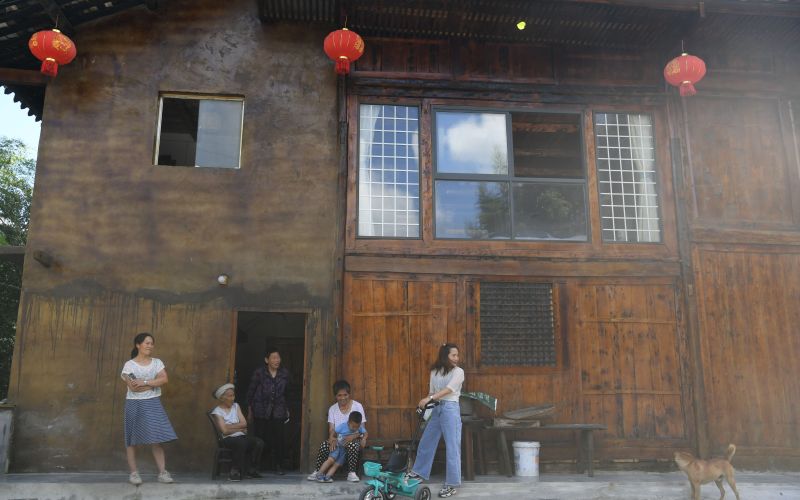 ag·真人土家村寨枫香河：木楼重生 追回落后的三十年(图11)